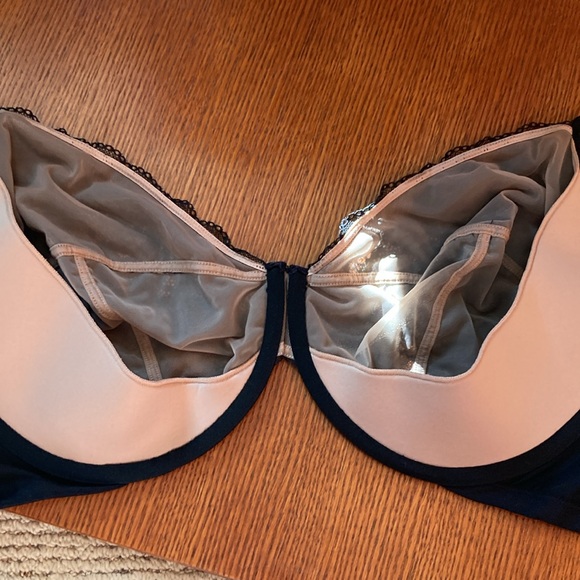 TORRID CURVE black lace bra. Adjustable straps. Underwire. Size 48DDD - Picture 5 of 6